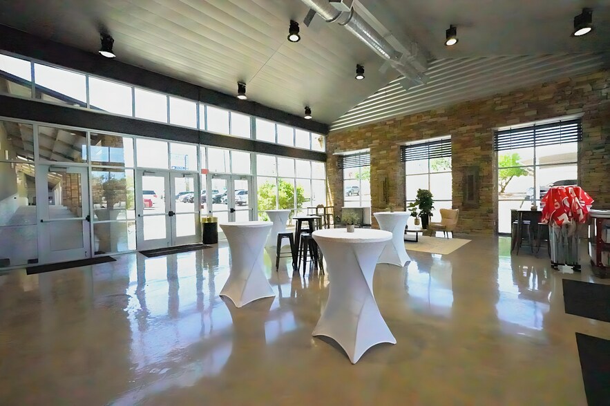 More Photos Of 1278 N Loop 1604 E, San Antonio Loft Creative Space For Lease