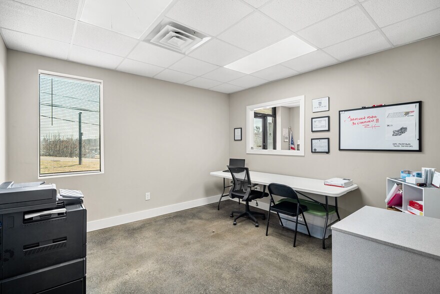 More Photos Of 1505 Hollywood Rd, Knoxville Loft Creative Space For Lease