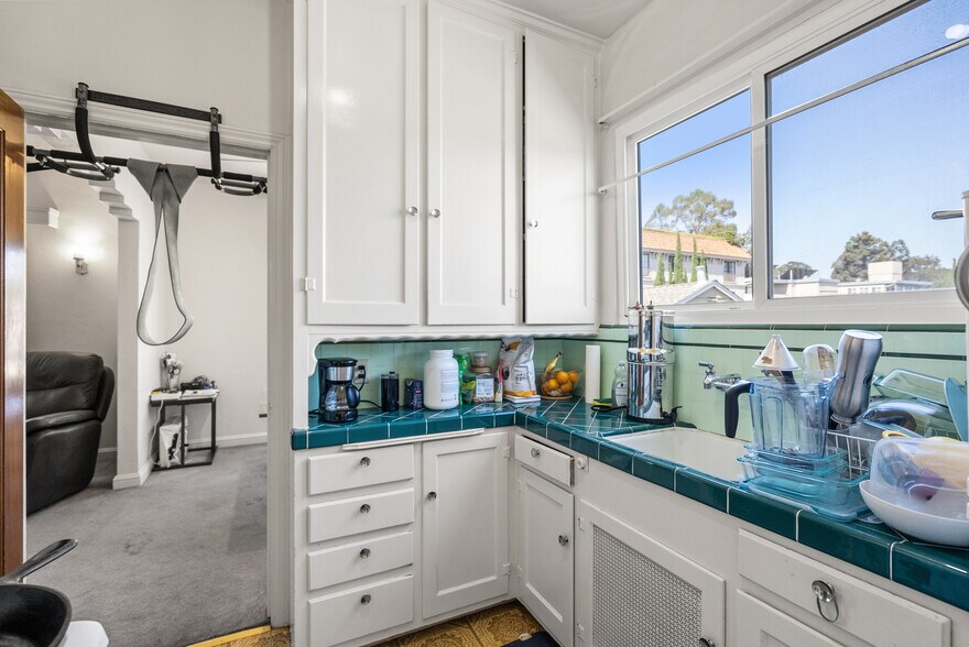 More Photos Of 1217 Capuchino Ave, Burlingame Apartments For Sale