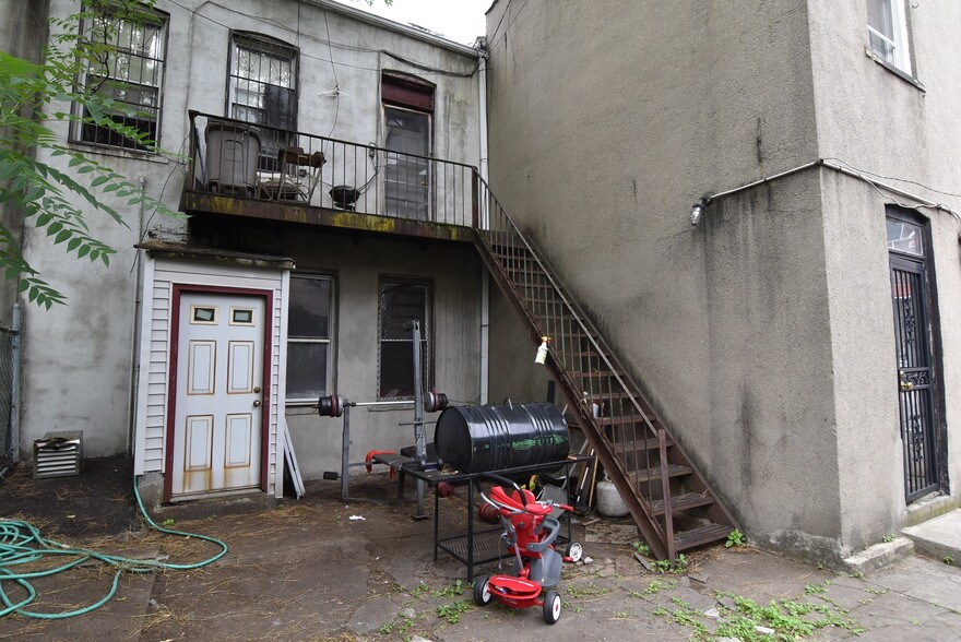 More Photos Of 831 Knickerbocker Ave, Brooklyn Religious Facility For Lease