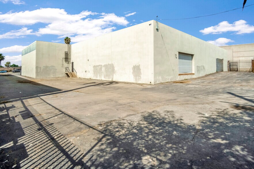 More Photos Of 13222 Estrella Ave, Gardena Manufacturing For Sale