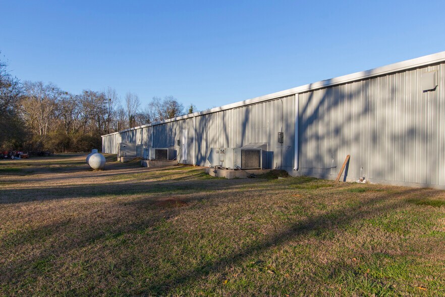 More Photos Of 1453 Johnson Ave, New Hope Manufacturing For Sale