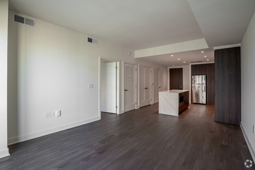 More Photos Of 1000 S Capitol St SE, Washington Apartments For Lease