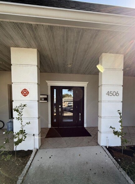 More Photos Of 4506 26th St W, Bradenton Office For Lease