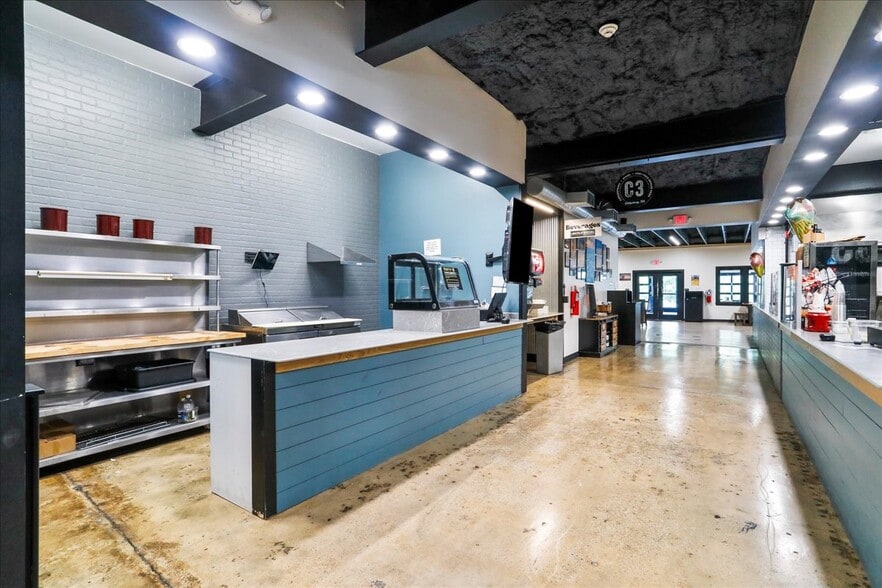 More Photos Of 985 Baltimore Pike, Gettysburg Storefront For Sale