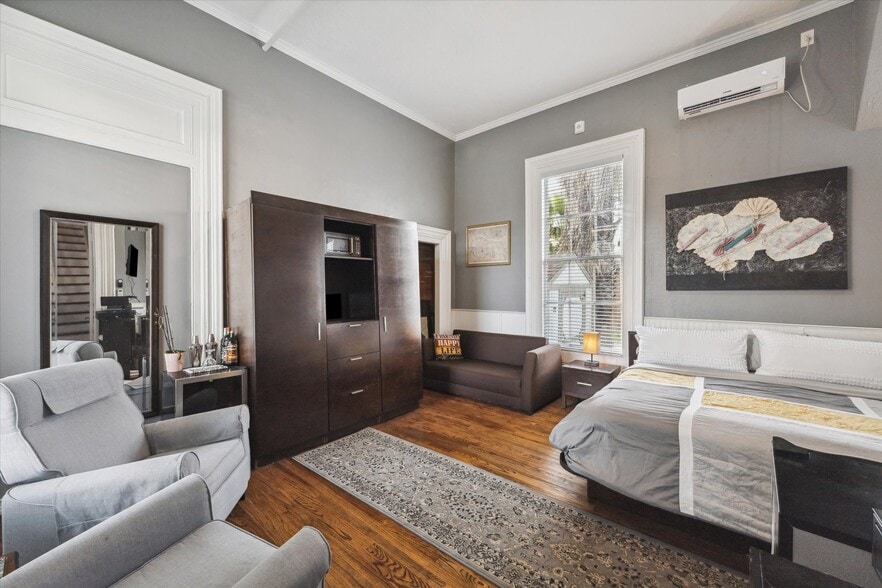 More Photos Of 1502 Market St, Galveston Hospitality For Sale