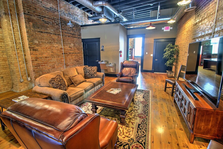 More Photos Of 107 N Main St, Mooresville Loft Creative Space For Sale