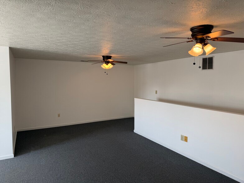 More Photos Of 207 Big Run Rd, Lexington Warehouse For Lease