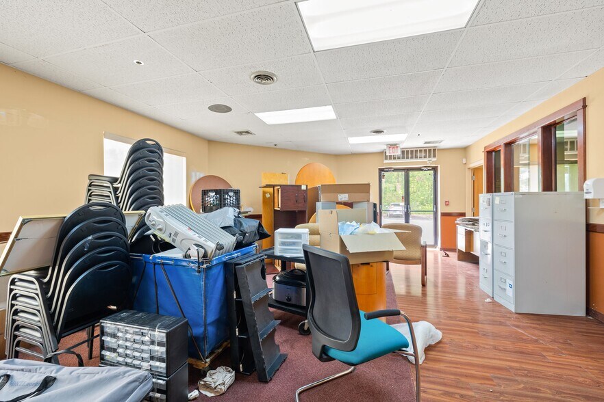 More Photos Of 1637 Mineral Spring Ave, North Providence Medical For Lease