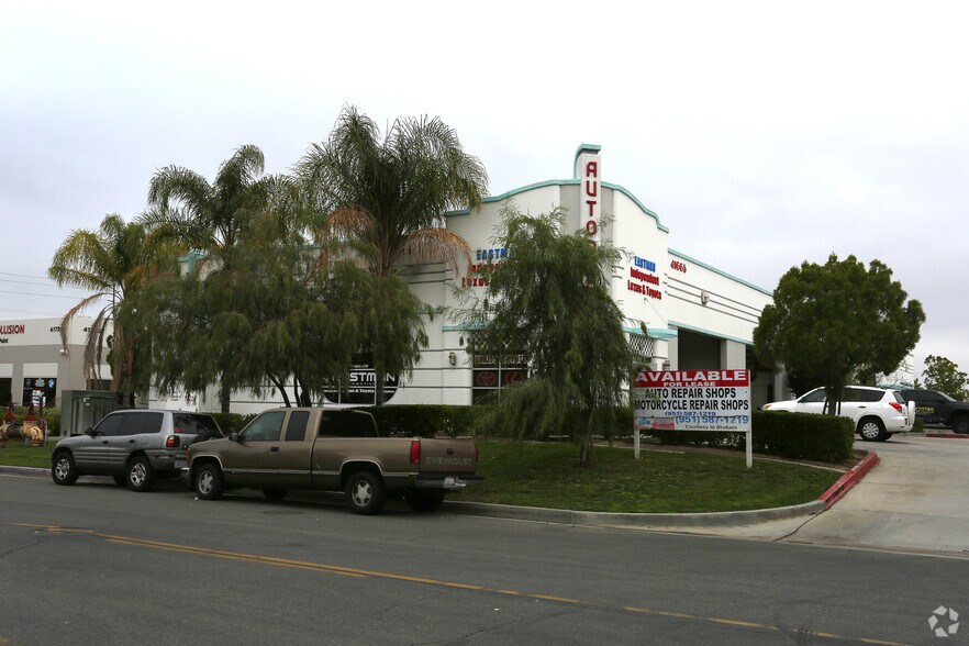 More Photos Of 41665 Eastman Dr, Murrieta Warehouse For Lease