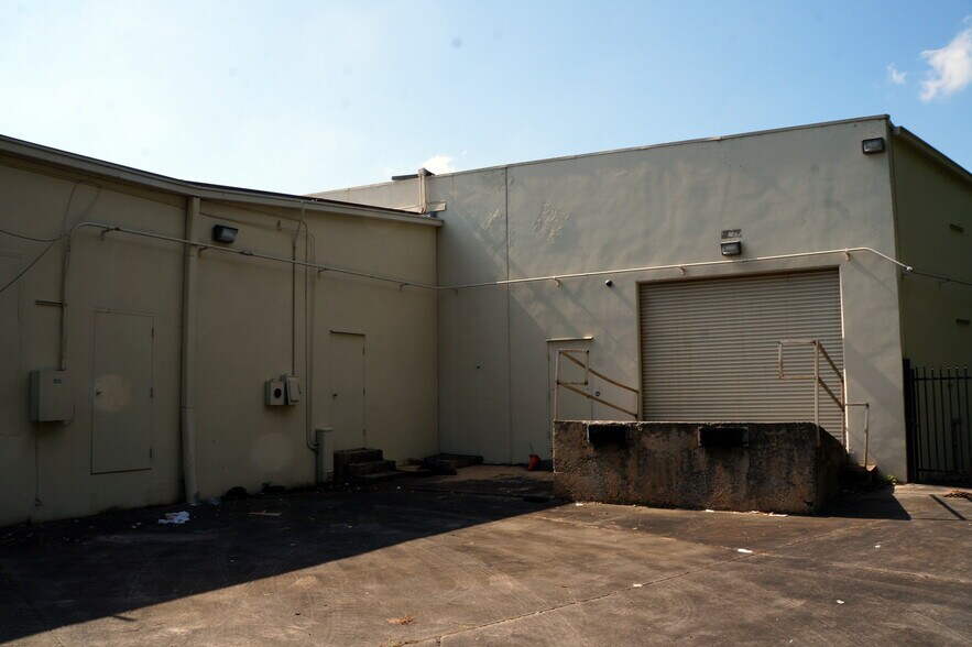 More Photos Of 211-265 E FM-1960, Humble Unknown For Lease