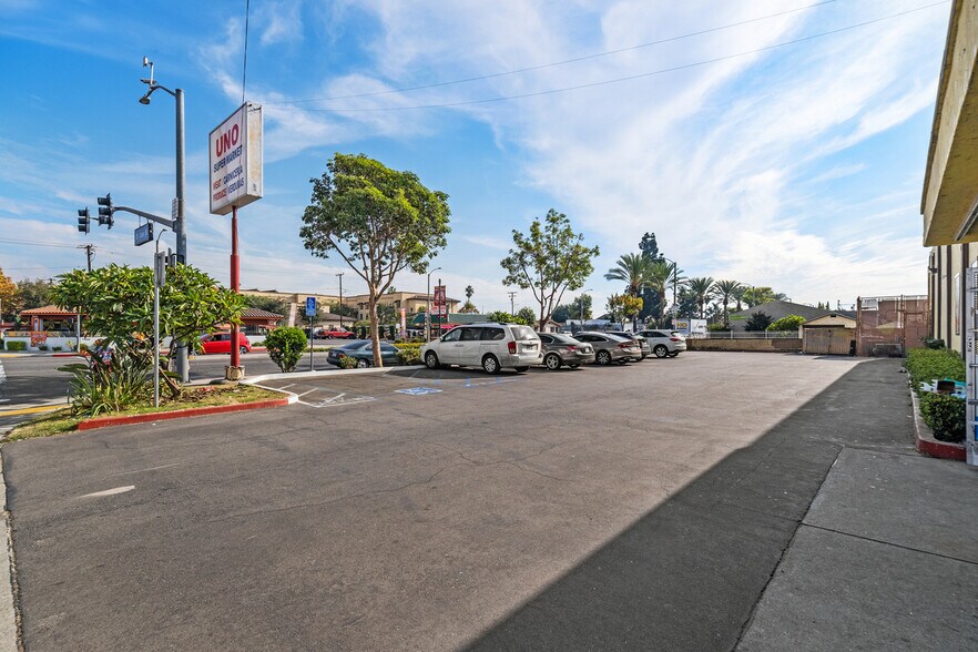More Photos Of 5658 Clara St, Bell Gardens Supermarket For Sale