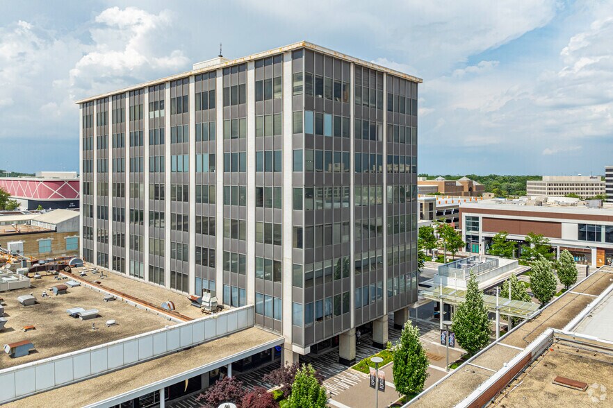 More Photos Of 100-120 Oakbrook Ctr, Oak Brook Medical For Lease