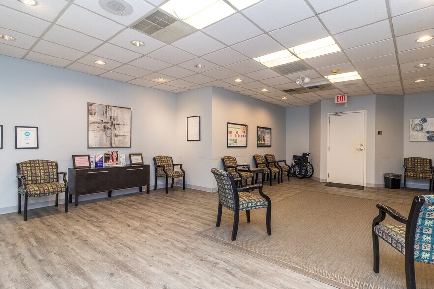 More Photos Of 301 West Chester Pike, Havertown Medical For Sale