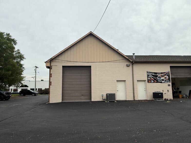 More Photos Of 8635-8649 Phoenix Dr, Manassas Industrial For Sale