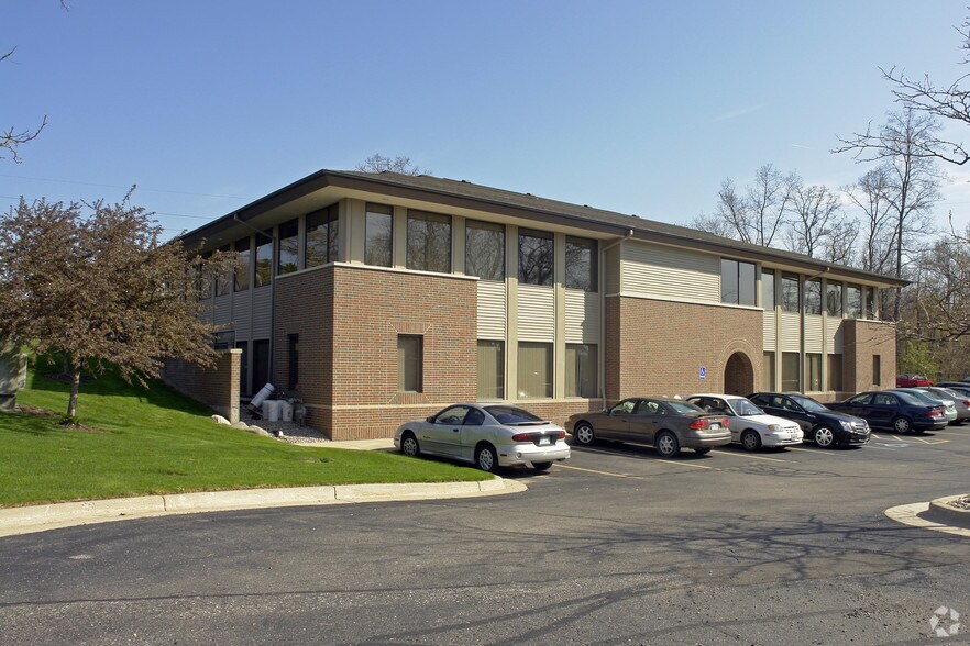 More Photos Of 4764 Fulton St E, Ada Office For Lease