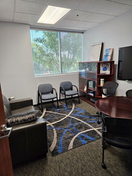 More Photos Of 400 Plaza Dr, Folsom Office For Lease