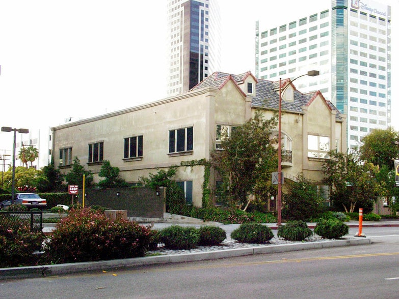 More Photos Of 115 N Hollywood Way, Burbank Loft Creative Space For Lease