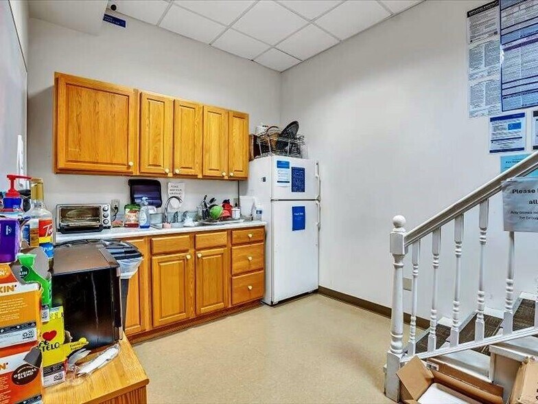 More Photos Of 6 Country Club Rd, West Oneonta Office For Sale