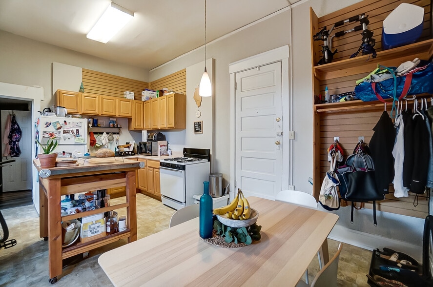 More Photos Of 1801 Chase Ave, Cincinnati Apartments For Sale