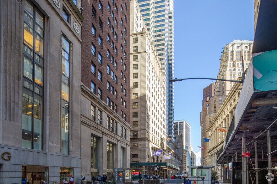 More Photos Of 48 Wall St, New York Coworking Space