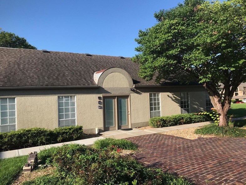 More Photos Of 501 N Mur Len Rd, Olathe Medical For Lease