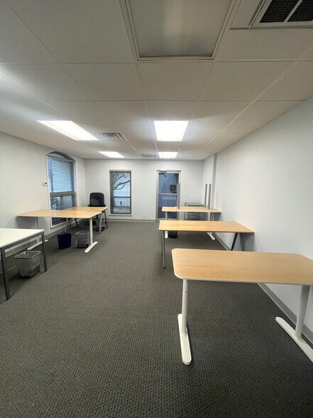 More Photos Of 8401 Shoal Creek Blvd, Austin Office For Lease