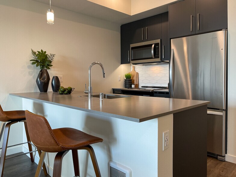 More Photos Of 11811-11821 NE 128th St, Kirkland Multifamily For Sale
