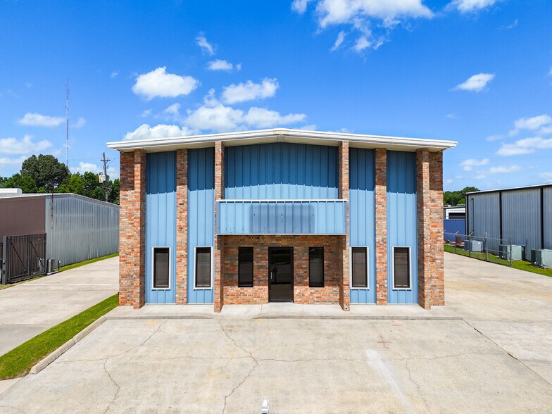 More Photos Of 6720 Exchequer Dr, Baton Rouge Warehouse For Lease