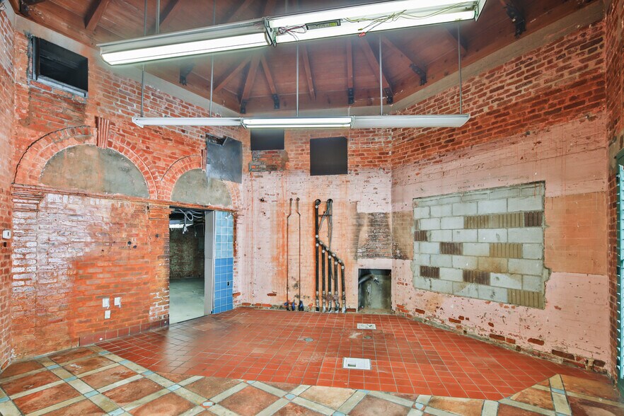 More Photos Of 1129-1139 Glendon Ave, Los Angeles Restaurant For Lease