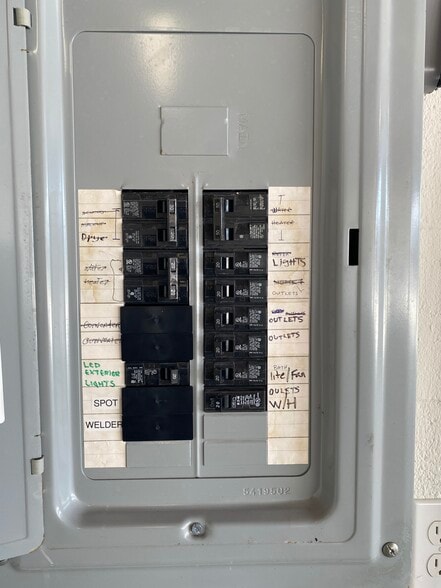 More Photos Of 811-811 E Chestnut Ave, Lompoc Service For Lease