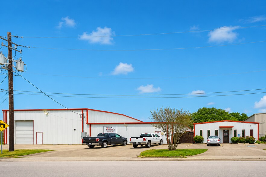 More Photos Of 1103 Center St, Pasadena Warehouse For Sale