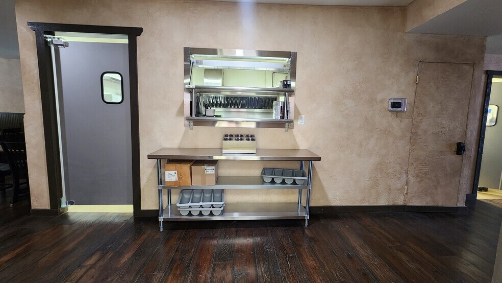 More Photos Of 204 S Coeur D Alene Ave, Harrison Restaurant For Sale