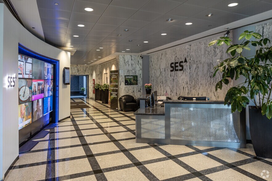 More Photos Of 4 Research Way, Princeton Unknown For Lease