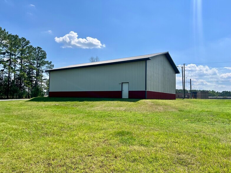 More Photos Of 510 Lillys Bridge Rd, Mount Gilead Flex For Sale