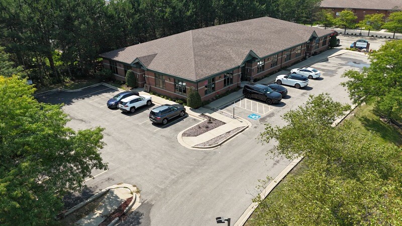 More Photos Of 2948 Artesian Rd, Naperville Office For Sale