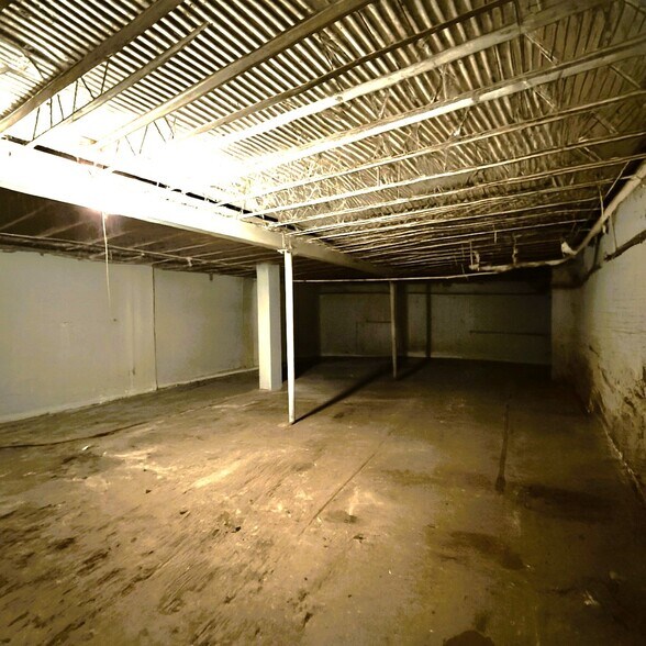 More Photos Of 206-208 E Grand Ave, Ponca City Storefront For Sale