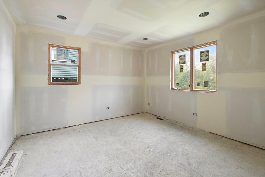 More Photos Of 618 Barron Blvd, Grayslake Medical For Sale