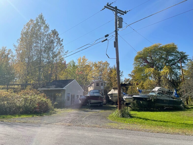 More Photos Of 9503 Hitchcock Point, Bridgeport Marina For Sale