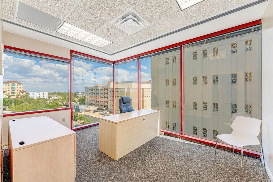 More Photos Of 2033 Main St, Sarasota Office For Lease