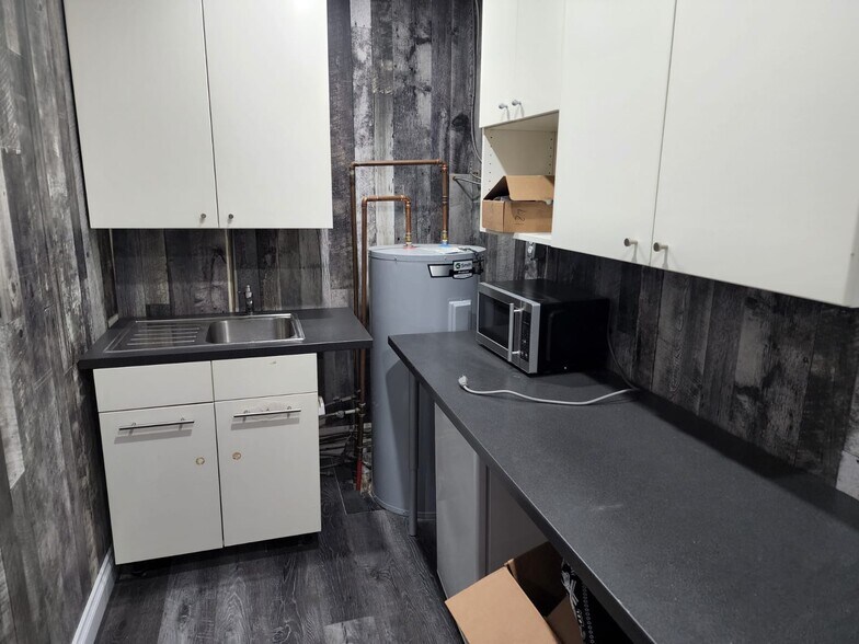 More Photos Of 125-127 Spadina Ave, Toronto Storefront Retail Office For Lease