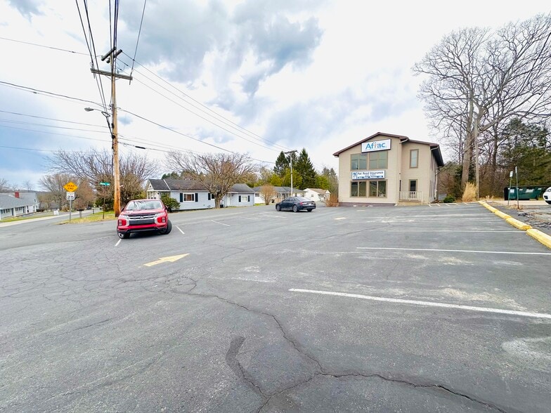 More Photos Of 110 Sunset Dr, Beckley Office For Lease