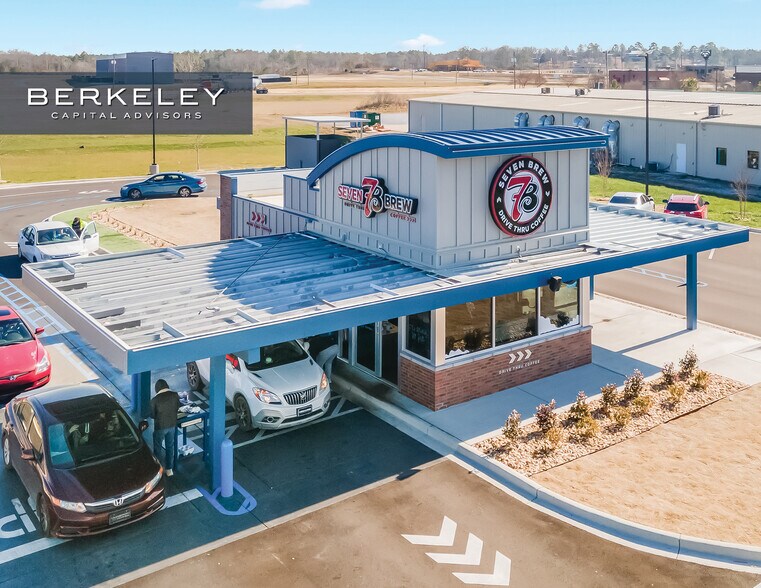 Primary Photo Of 5065 Highway 31, Calera Fast Food For Sale