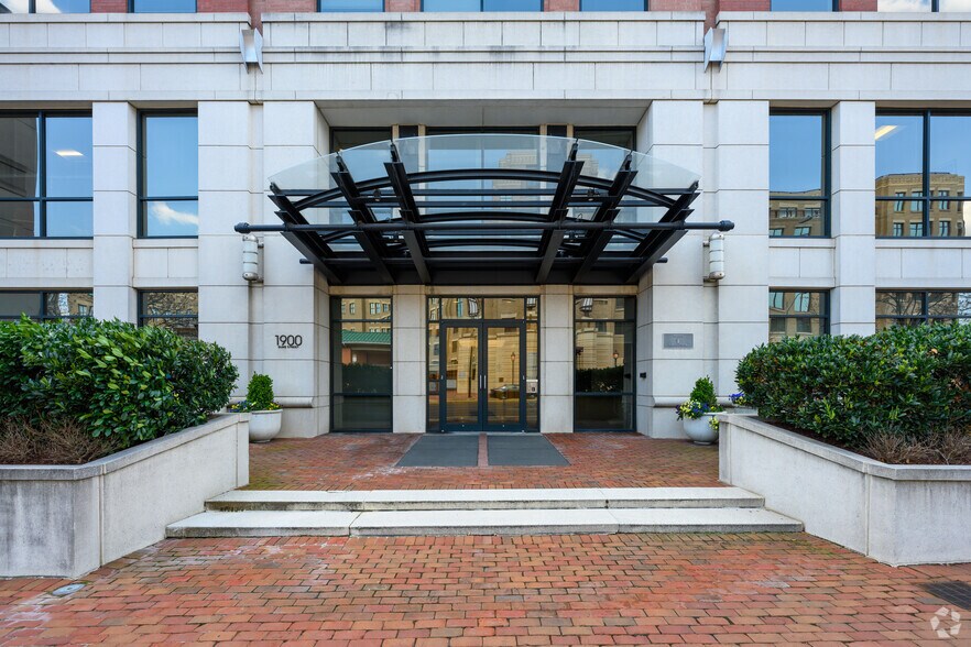 More Photos Of 1900 Duke St, Alexandria Office For Lease