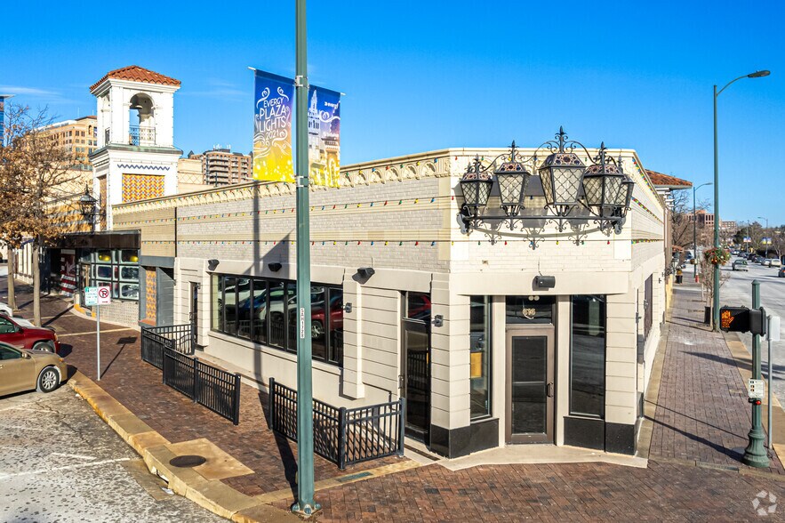 More Photos Of 414-418 Nichols Rd, Kansas City Unknown For Lease