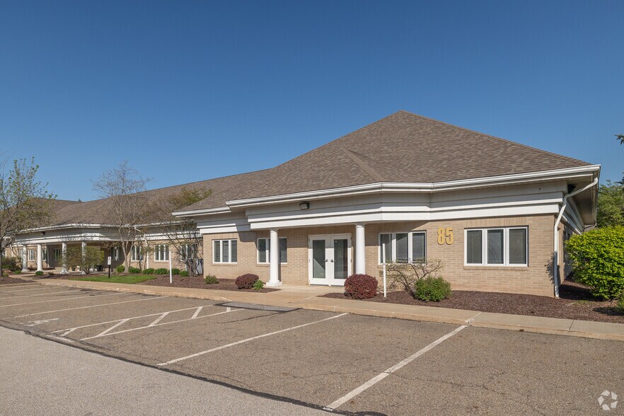 More Photos Of 85 Executive Pky, Hudson Unknown For Lease