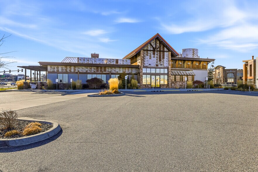 Primary Photo Of 4862 W Hildebrand Blvd, Kennewick Restaurant For Lease