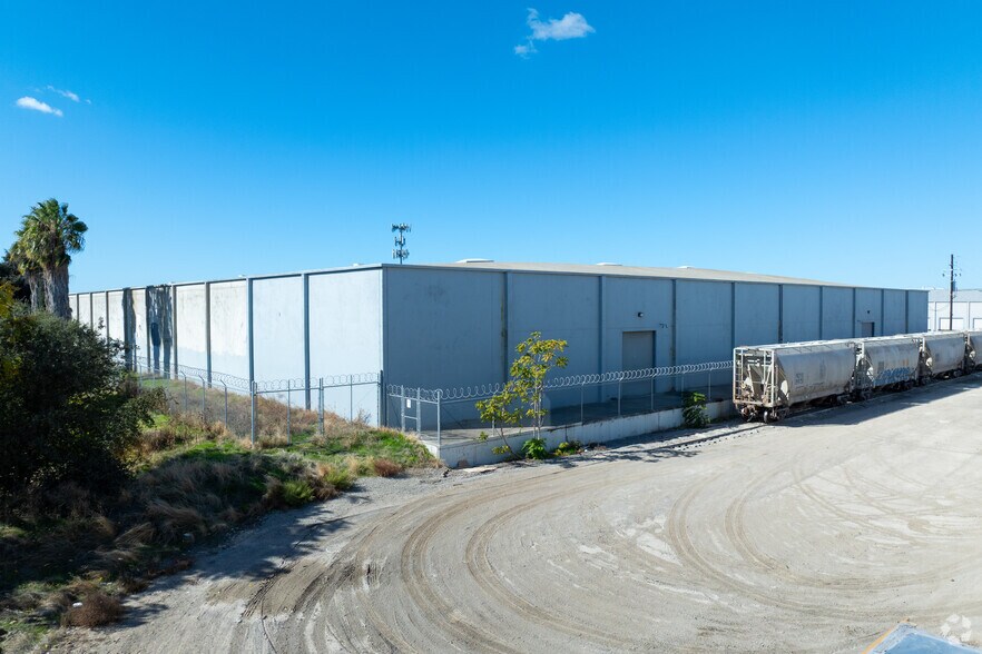 More Photos Of 1195 N Gertrude Ave, Stockton Warehouse For Sale