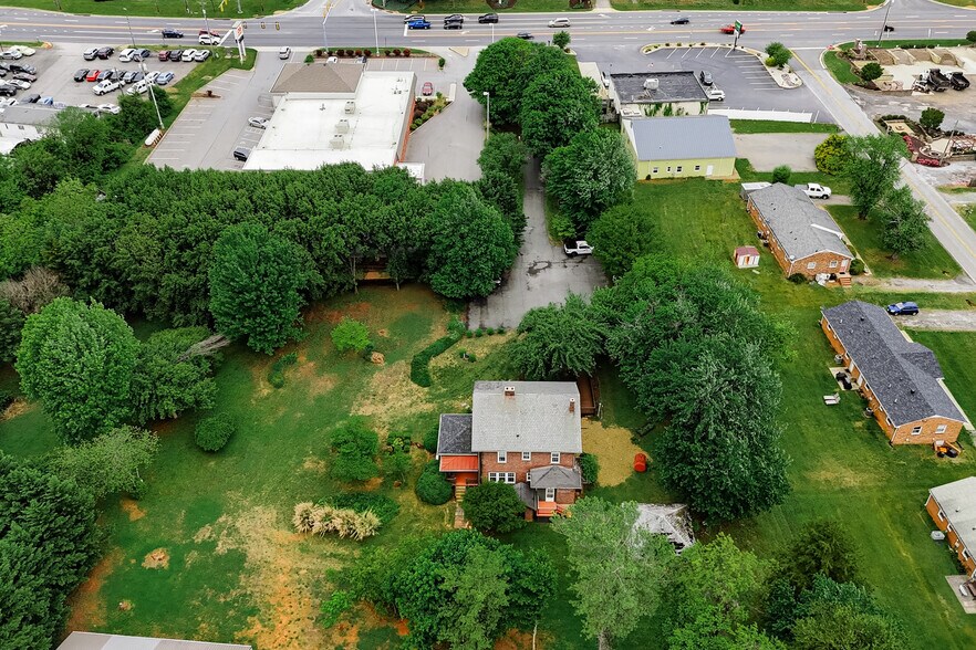 More Photos Of 18697 Forest Rd, Lynchburg Office For Sale