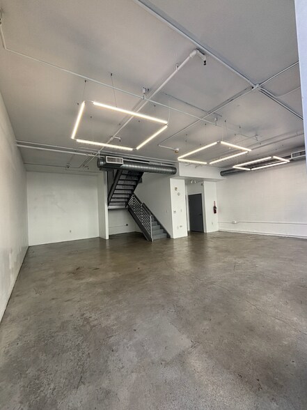 More Photos Of 285 W 6th St, San Pedro Office For Lease